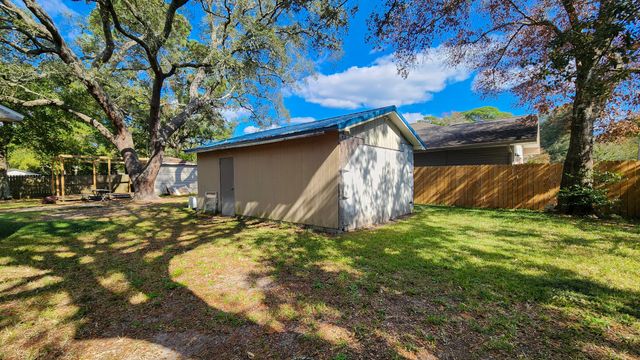 1200 Forest Heights Road, Fort Walton Beach, FL 32547