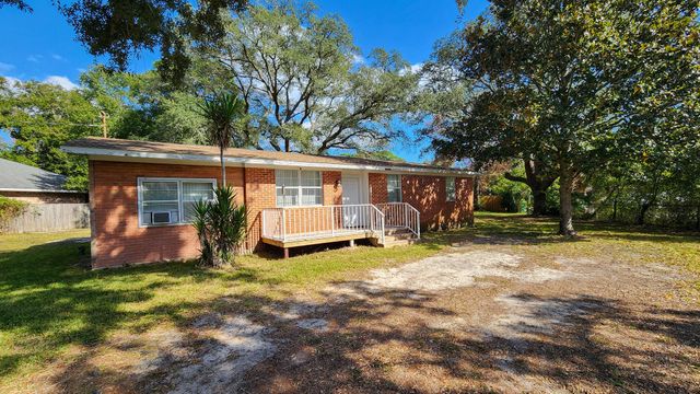 1200 Forest Heights Road, Fort Walton Beach, FL 32547