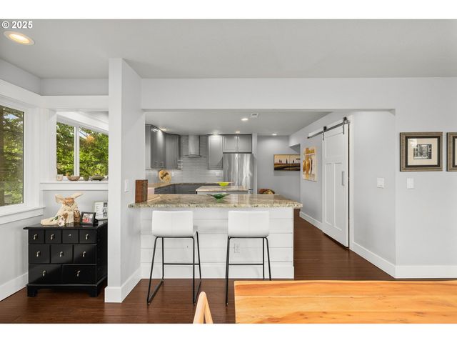 48 EAGLE CREST Dr 4A, Lake Oswego, OR 97035