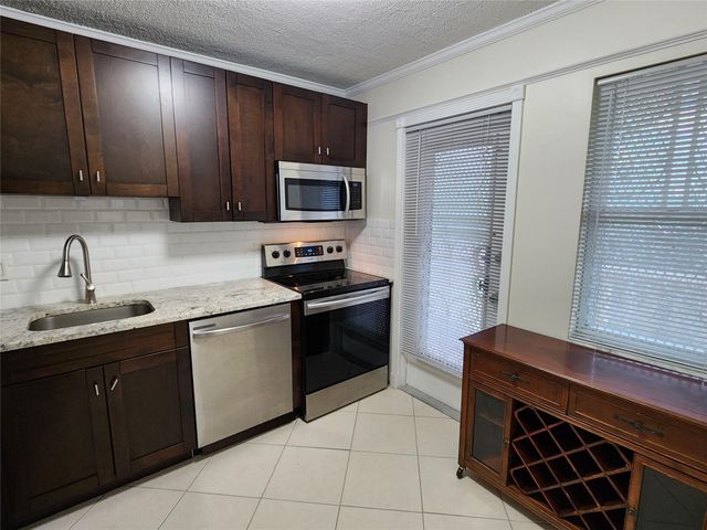 4700 WASHINGTON Street 308, Hollywood, FL 33021