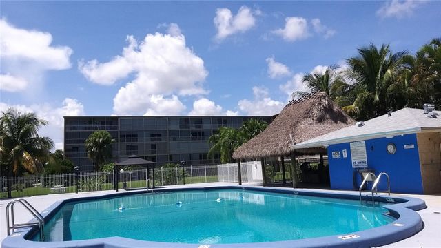 4700 WASHINGTON Street 308, Hollywood, FL 33021