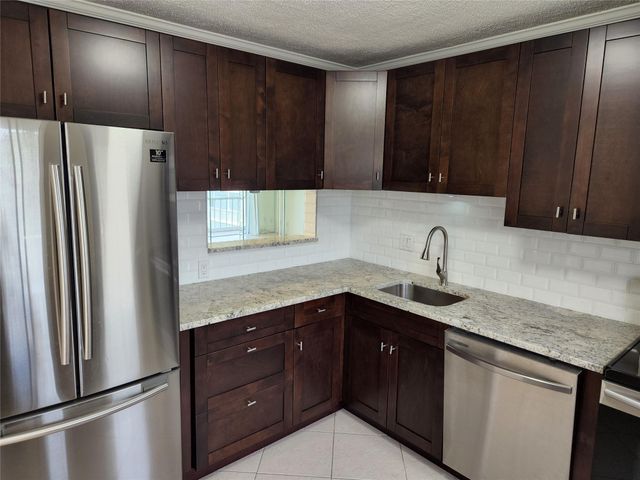 4700 WASHINGTON Street 308, Hollywood, FL 33021