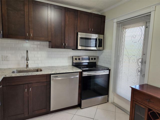 4700 WASHINGTON Street 308, Hollywood, FL 33021