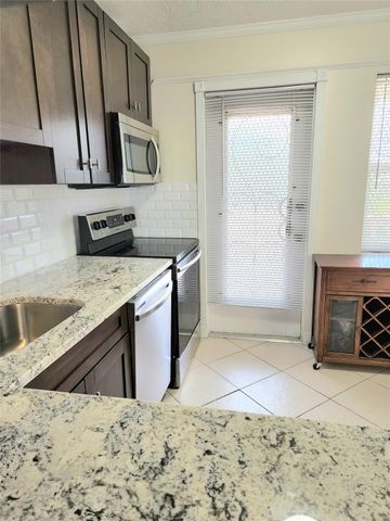 4700 WASHINGTON Street 308, Hollywood, FL 33021