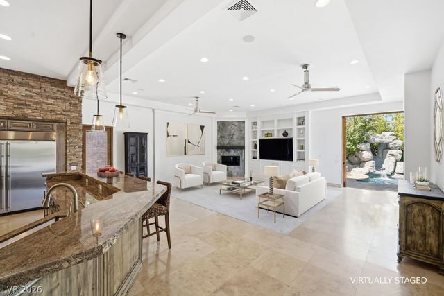 2990 Traverse Creek Lane, Las Vegas, NV 89135