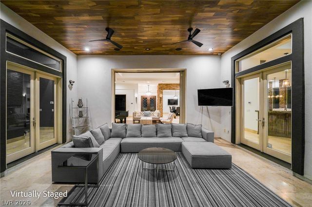 2990 Traverse Creek Lane, Las Vegas, NV 89135