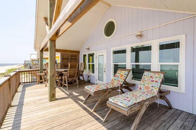 2494 Highway 87, Gilchrist, TX 77617