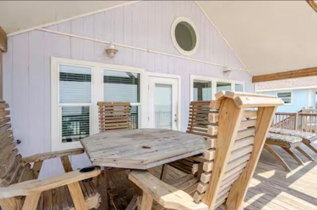 2494 Highway 87, Gilchrist, TX 77617