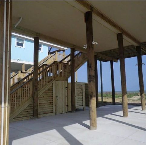 2494 Highway 87, Gilchrist, TX 77617