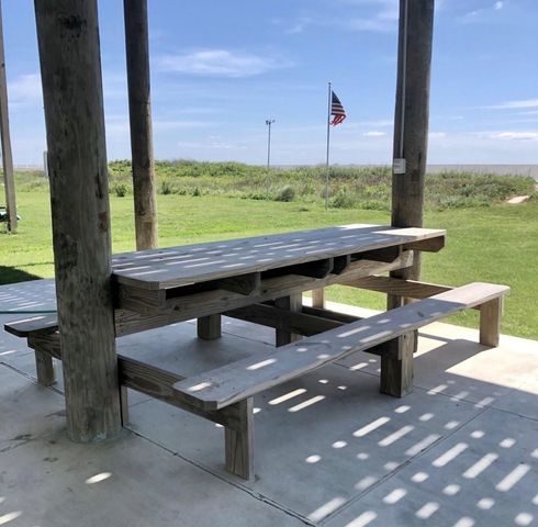 2494 Highway 87, Gilchrist, TX 77617