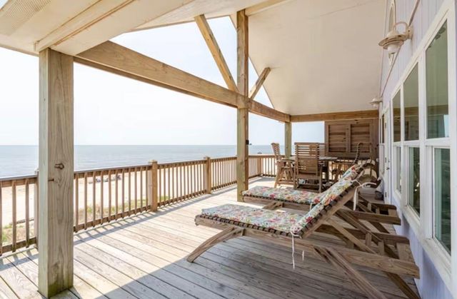 2494 Highway 87, Gilchrist, TX 77617