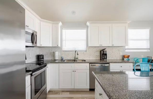 2494 Highway 87, Gilchrist, TX 77617