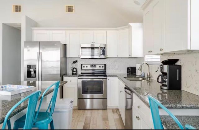 2494 Highway 87, Gilchrist, TX 77617