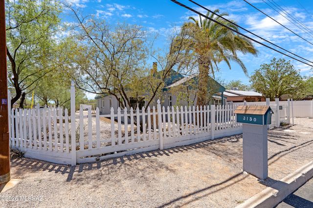 3150 E Presidio Road, Tucson, AZ 85716