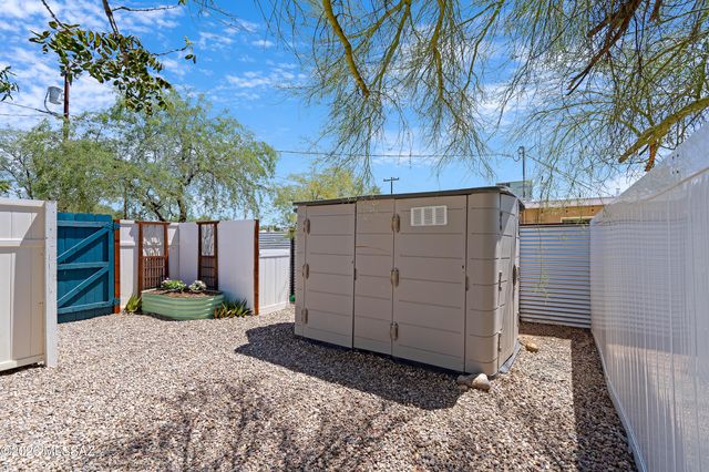3150 E Presidio Road, Tucson, AZ 85716