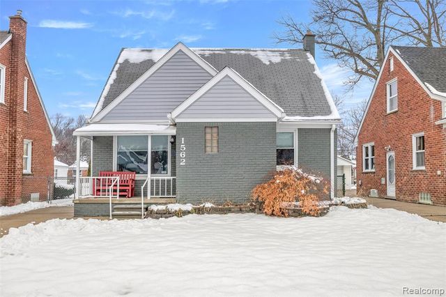 1562 Hollywood Street, Dearborn, MI 48124