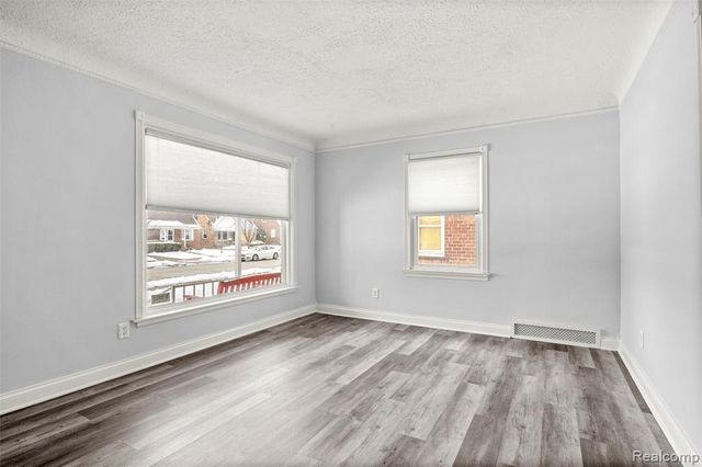 1562 Hollywood Street, Dearborn, MI 48124