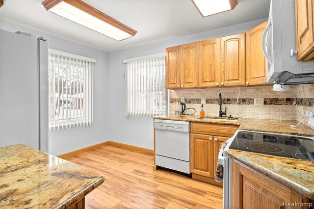 1562 Hollywood Street, Dearborn, MI 48124