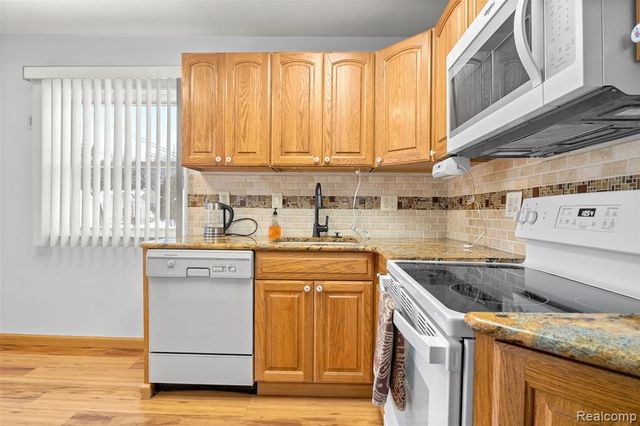 1562 Hollywood Street, Dearborn, MI 48124