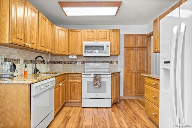 1562 Hollywood Street, Dearborn, MI 48124