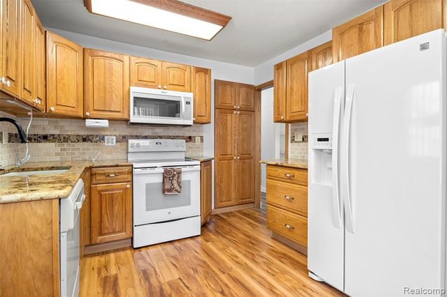 1562 Hollywood Street, Dearborn, MI 48124