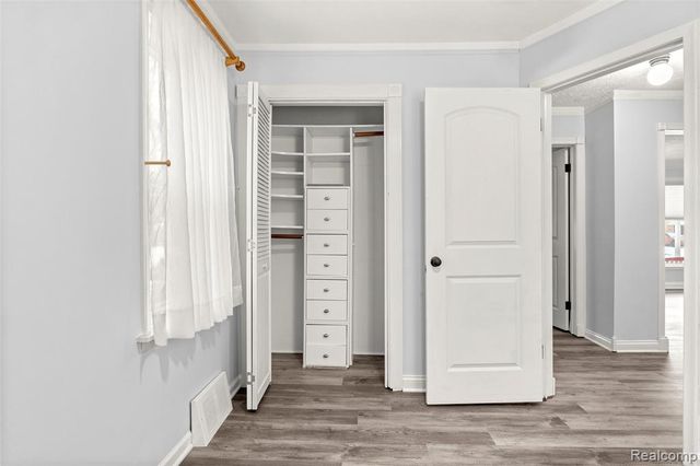 1562 Hollywood Street, Dearborn, MI 48124