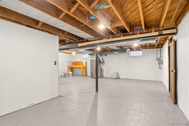 1562 Hollywood Street, Dearborn, MI 48124