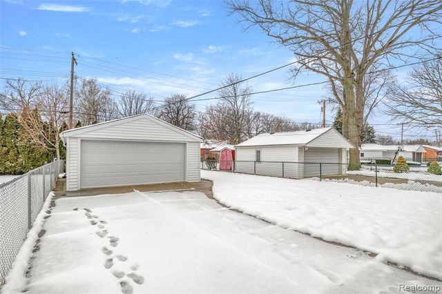 1562 Hollywood Street, Dearborn, MI 48124