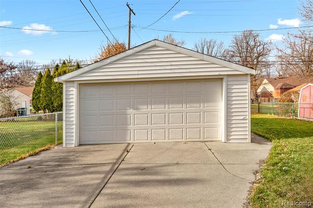 1562 Hollywood Street, Dearborn, MI 48124