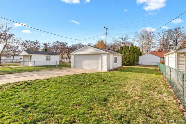 1562 Hollywood Street, Dearborn, MI 48124