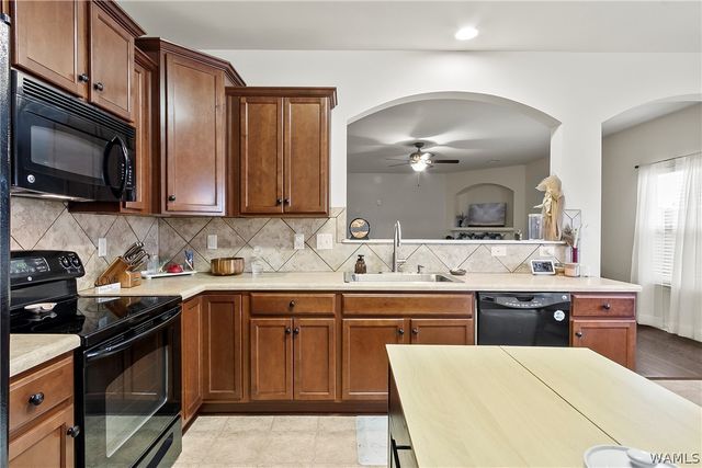 1276 Maxwell, Tuscaloosa, AL 35405