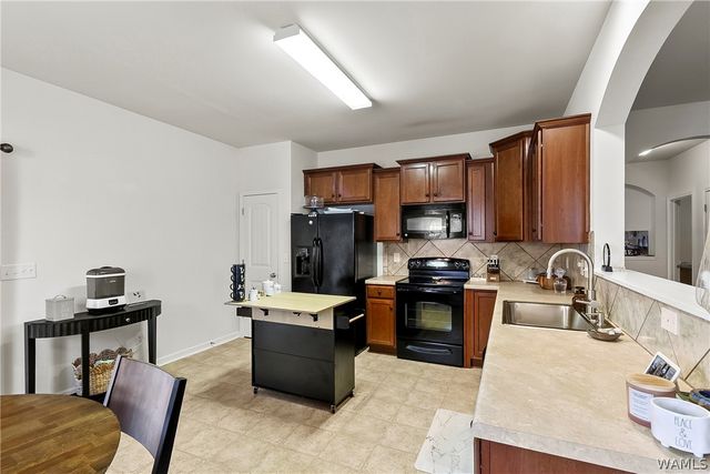 1276 Maxwell, Tuscaloosa, AL 35405