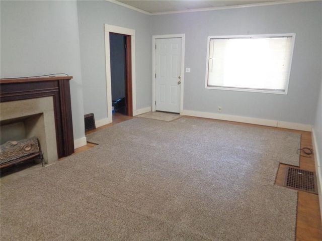 1918 S Elm Street, Pittsburg, KS 66762