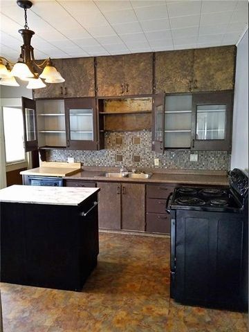 1918 S Elm Street, Pittsburg, KS 66762