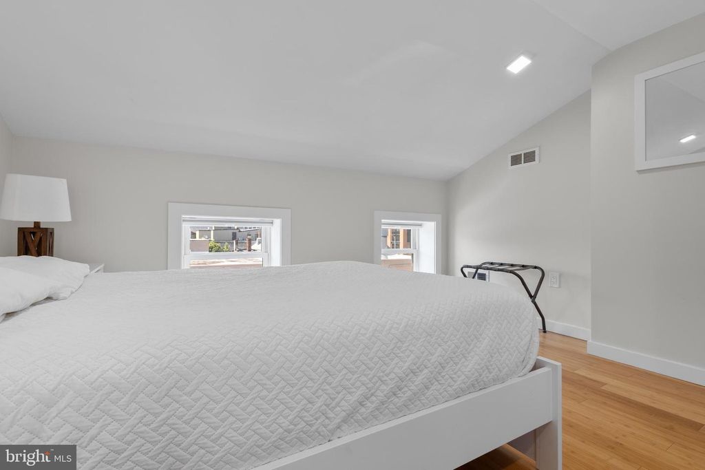 Image 19 of property listing at 1310 GOUGH ST, Baltimore, MD 21231