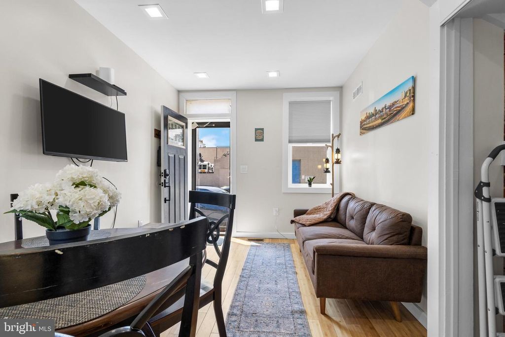 Image 3 of property listing at 1310 GOUGH ST, Baltimore, MD 21231