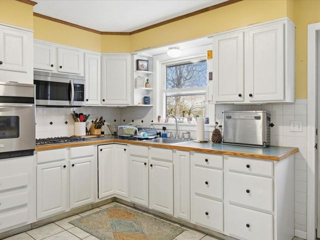 21 North Drive, Westerly, RI 02891