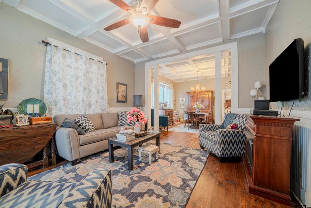 310 W Elm, Winnsboro, TX 75494