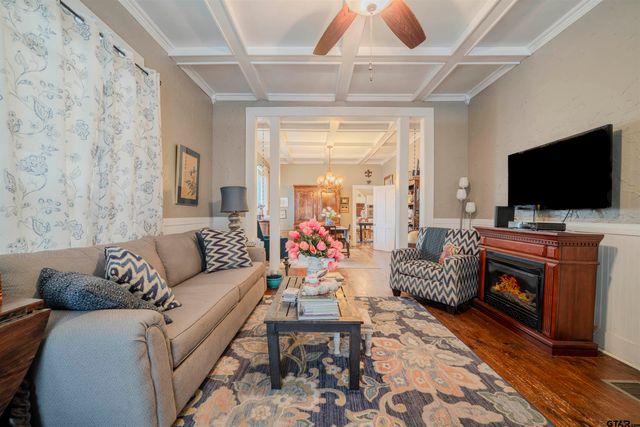 310 W Elm, Winnsboro, TX 75494
