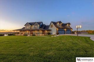 13268 Bluebird Court, Springfield, NE 68059