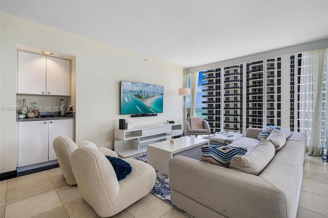 4779 Collins Avenue 2305, Miami Beach, FL 33140