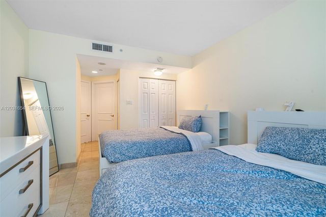 4779 Collins Avenue 2305, Miami Beach, FL 33140
