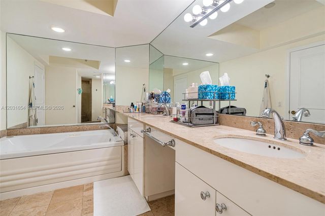 4779 Collins Avenue 2305, Miami Beach, FL 33140