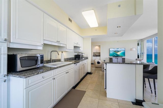4779 Collins Avenue 2305, Miami Beach, FL 33140