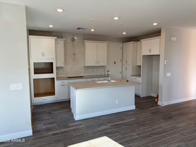 2255 S Swan Court, Gilbert, AZ 85295