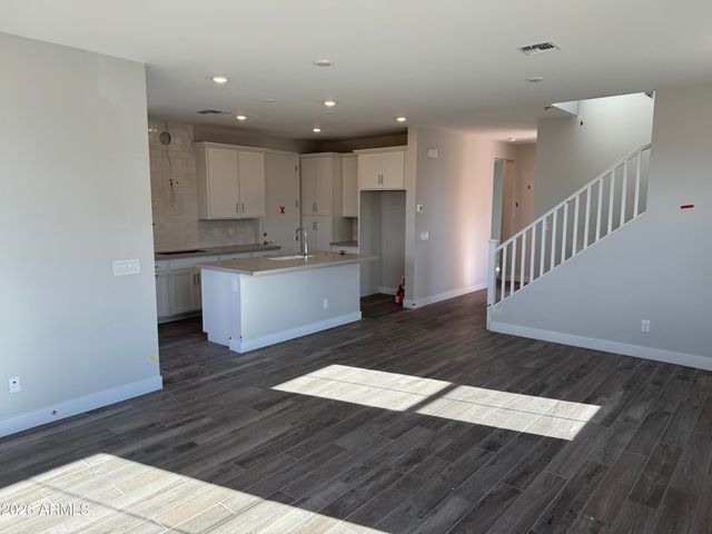 2255 S Swan Court, Gilbert, AZ 85295