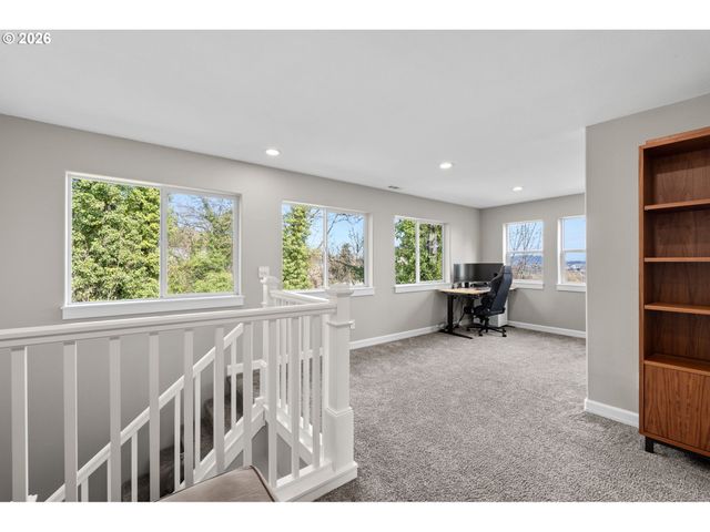 4936 Sw SLAVIN Rd, Portland, OR 97239