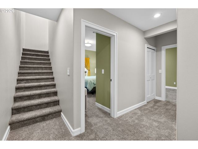 4936 Sw SLAVIN Rd, Portland, OR 97239