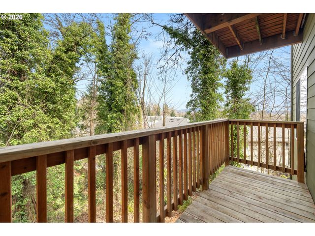 4936 Sw SLAVIN Rd, Portland, OR 97239