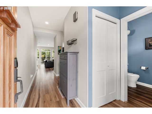 4936 Sw SLAVIN Rd, Portland, OR 97239